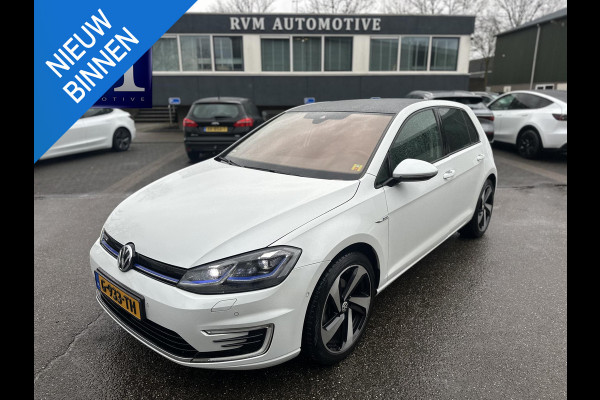 Volkswagen e-Golf e-Golf | VIRTUAL DASH | STOELVERWARMING | CAMERA | WARMTEPOMP | TREKHAAK | DYNAMISCHE VERLICHTING | FULL OPTION!