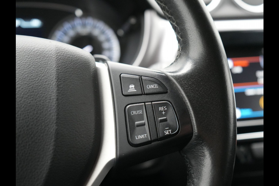 Suzuki Vitara 1.4 Boosterjet Select Smart Hybrid Automaat Dealer O.H. | Trekhaak Afneembaar | Adaptive Cruise | Apple Carplay | Navigatie | Camera | Stoelverwarming | DAB | Climate Control |