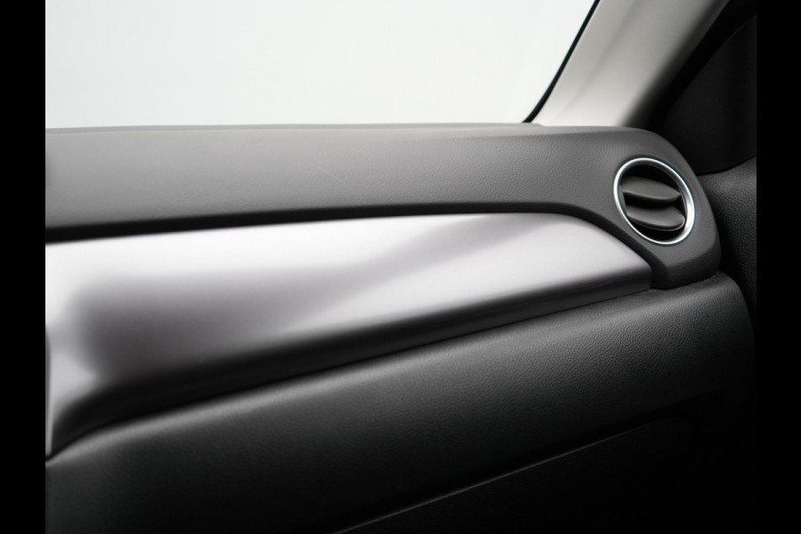 Suzuki Vitara 1.4 Boosterjet Select Smart Hybrid Automaat Dealer O.H. | Trekhaak Afneembaar | Adaptive Cruise | Apple Carplay | Navigatie | Camera | Stoelverwarming | DAB | Climate Control |