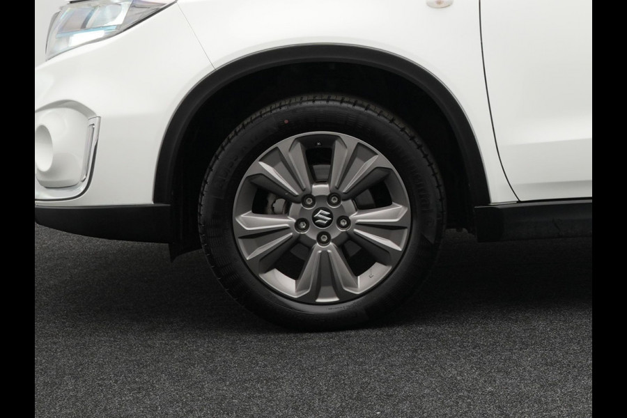 Suzuki Vitara 1.4 Boosterjet Select Smart Hybrid Automaat Dealer O.H. | Trekhaak Afneembaar | Adaptive Cruise | Apple Carplay | Navigatie | Camera | Stoelverwarming | DAB | Climate Control |