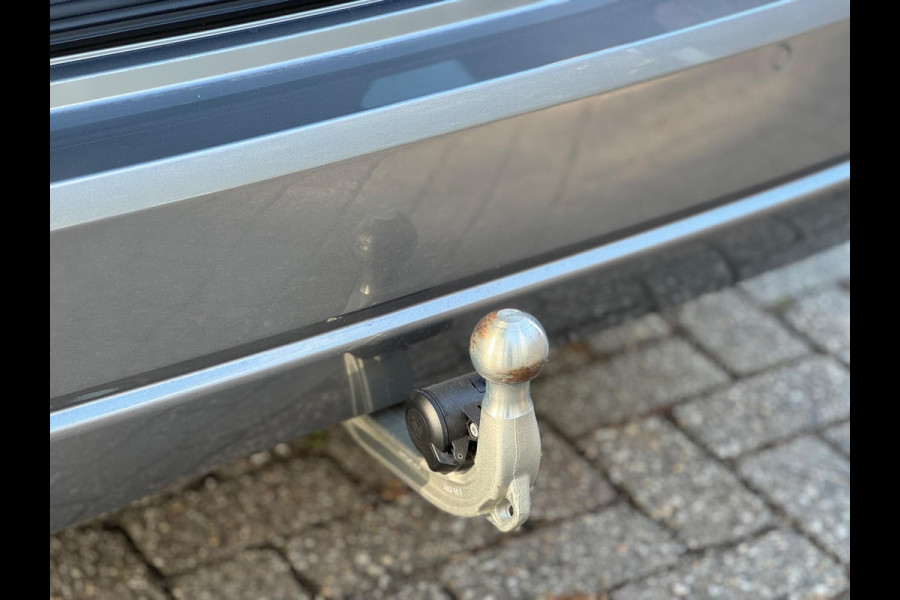 BMW 3 Serie Touring 320e Nieuwstaat AUT Pano Plug in hybrid Wide screen Elek.Trekhaak Stoelverwarming Adaptive LED