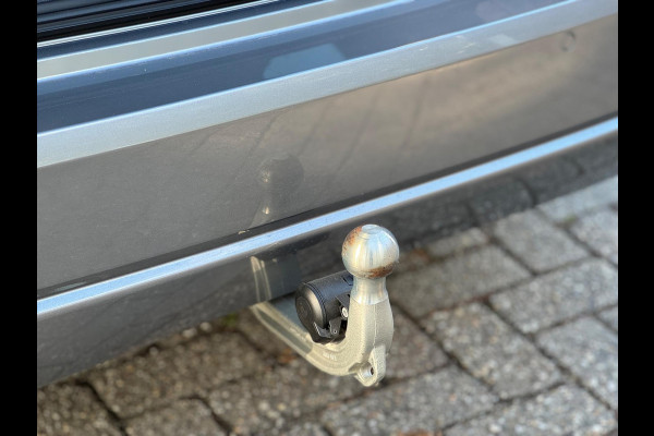BMW 3 Serie Touring 320e Nieuwstaat AUT Pano Plug in hybrid Wide screen Elek.Trekhaak Stoelverwarming Adaptive LED