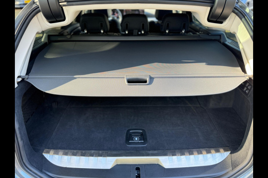 BMW 3 Serie Touring 320e Nieuwstaat AUT Pano Plug in hybrid Wide screen Elek.Trekhaak Stoelverwarming Adaptive LED