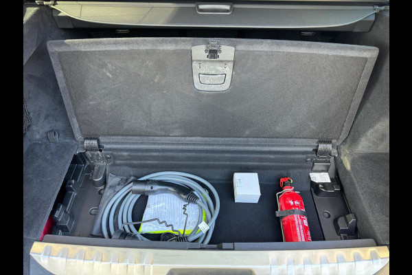 BMW 3 Serie Touring 320e Nieuwstaat AUT Pano Plug in hybrid Wide screen Elek.Trekhaak Stoelverwarming Adaptive LED