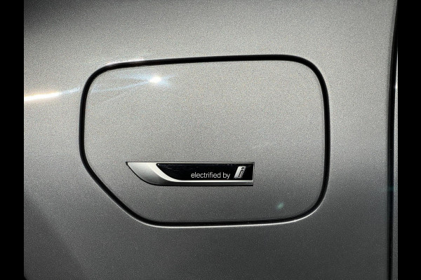 BMW 3 Serie Touring 320e Nieuwstaat AUT Pano Plug in hybrid Wide screen Elek.Trekhaak Stoelverwarming Adaptive LED