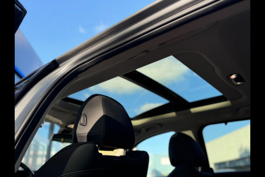 BMW 3 Serie Touring 320e Nieuwstaat AUT Pano Plug in hybrid Wide screen Elek.Trekhaak Stoelverwarming Adaptive LED
