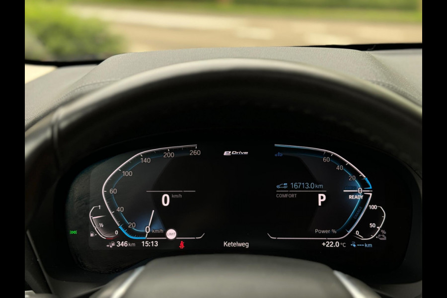 BMW X3 INC BTW! eDrive Panorama Adaptive cruise Digitaldash 360 cam Plug-in Hyb Sfeerverlichting Nieuwstaat Voloptie Stuurverwarm