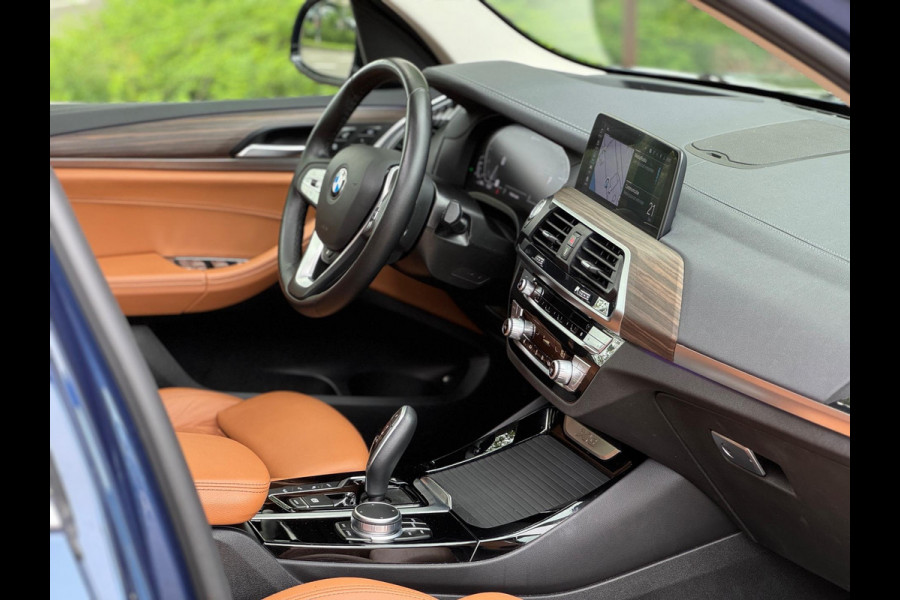 BMW X3 INC BTW! eDrive Panorama Adaptive cruise Digitaldash 360 cam Plug-in Hyb Sfeerverlichting Nieuwstaat Voloptie Stuurverwarm