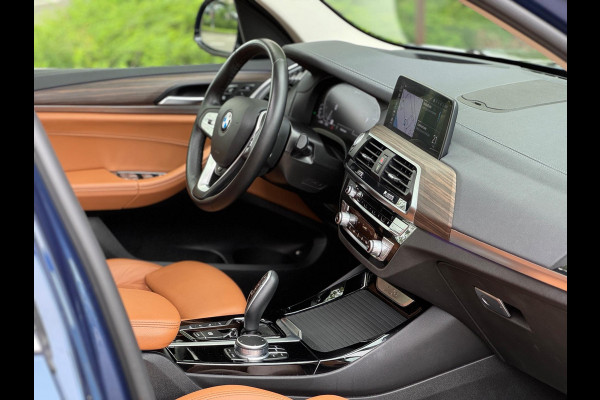 BMW X3 INC BTW! eDrive Panorama Adaptive cruise Digitaldash 360 cam Plug-in Hyb Sfeerverlichting Nieuwstaat Voloptie Stuurverwarm