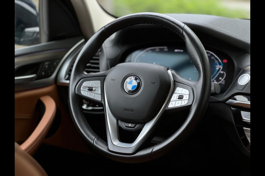 BMW X3 INC BTW! eDrive Panorama Adaptive cruise Digitaldash 360 cam Plug-in Hyb Sfeerverlichting Nieuwstaat Voloptie Stuurverwarm