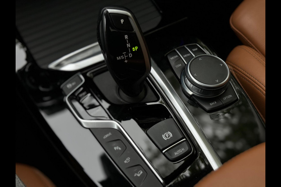 BMW X3 INC BTW! eDrive Panorama Adaptive cruise Digitaldash 360 cam Plug-in Hyb Sfeerverlichting Nieuwstaat Voloptie Stuurverwarm