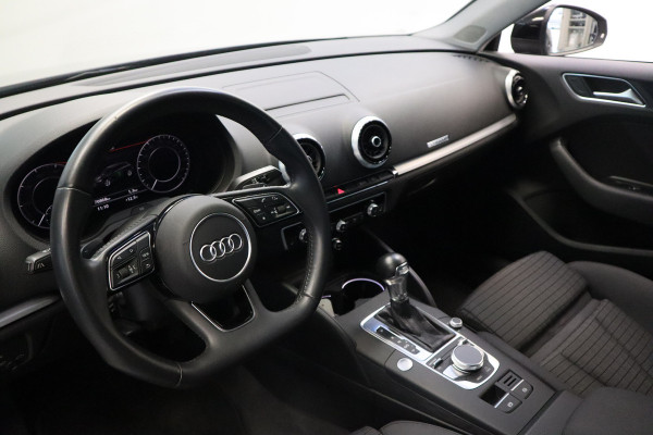 Audi A3 Sportback 1.4 e-tron Sport Navigatie el trekhaak 18LMV Cruise Control stoelverwarming