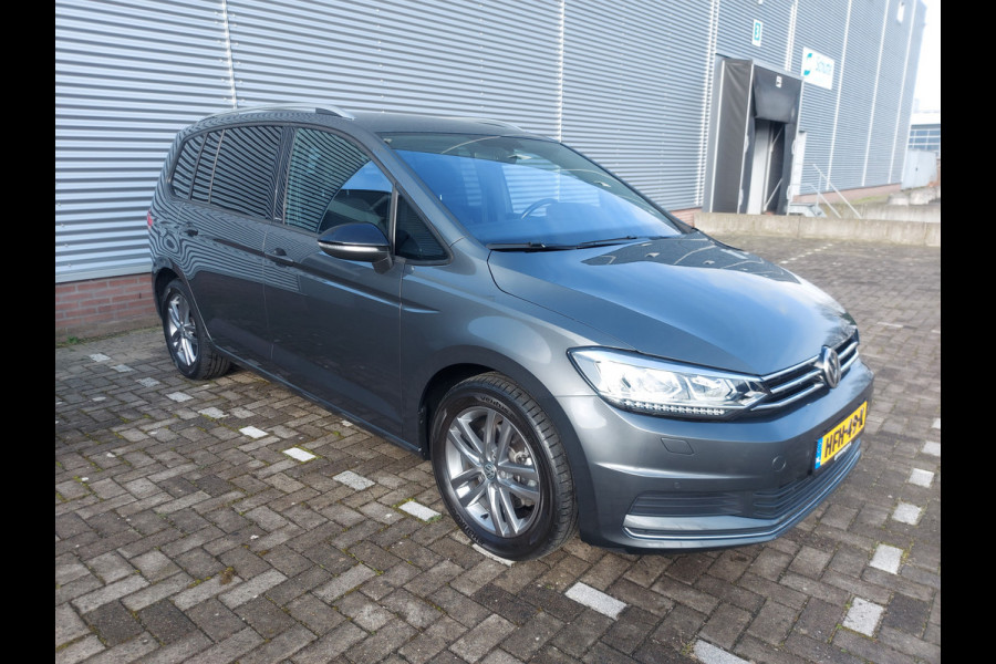 Volkswagen Touran 1.5 TSI United 7PERS,LED,Nav,Trekhaak,elec klep,voorruit-stoel-verwarming, cruisecontrol,achteruitrijcamera,