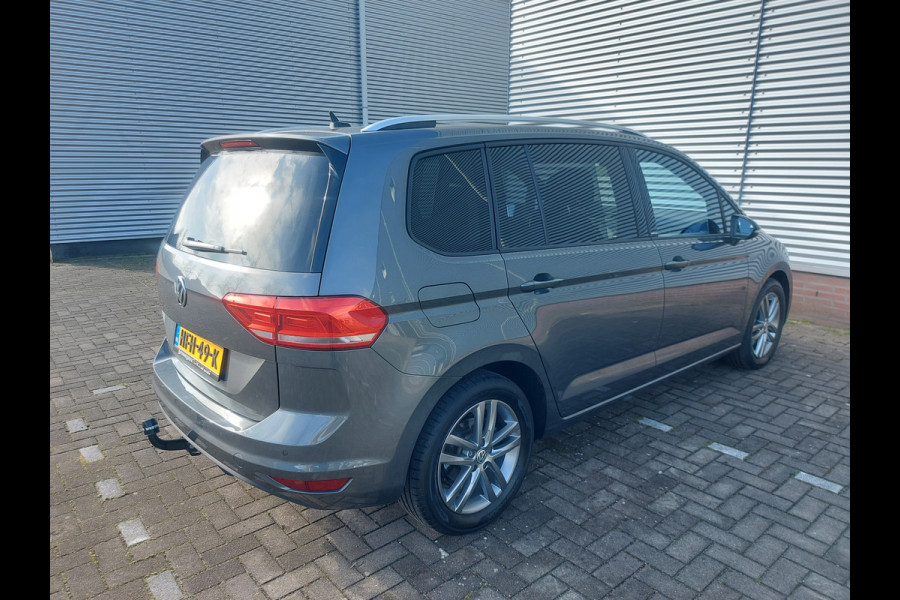 Volkswagen Touran 1.5 TSI United 7PERS,LED,Nav,Trekhaak,elec klep,voorruit-stoel-verwarming, cruisecontrol,achteruitrijcamera,