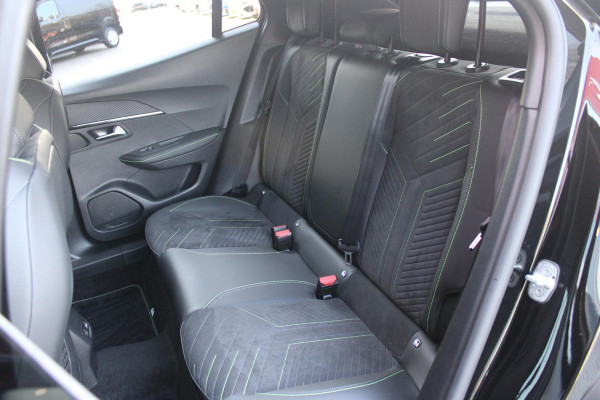 Peugeot 2008 1.2 130PK AUTOMAAT GT PACK | NAVIGATIE | ELEKTRISCHE STOELVERSTELLING | MASSAGE STOEL | STOEL VERWARMING | CAMERA VOOR / ACHTER | DRAADLOOS APPLE-CARPLAY / ANDROID-AUTO | DRAADLOOS LADEN | KEYLESS ENTRY / START | DODEHOEK DETECTIE | ADAPTIVE CRUISE CONTROL | ALCANTARA BEKLEDING | PARKEERSENSOREN VOOR EN ACHTER |
