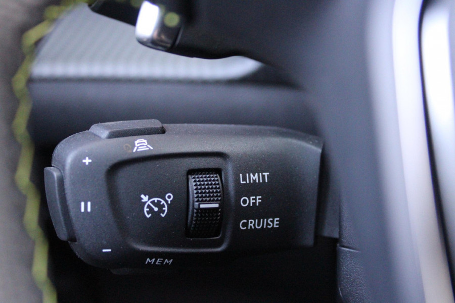Peugeot 2008 1.2 130PK AUTOMAAT GT PACK | NAVIGATIE | ELEKTRISCHE STOELVERSTELLING | MASSAGE STOEL | STOEL VERWARMING | CAMERA VOOR / ACHTER | DRAADLOOS APPLE-CARPLAY / ANDROID-AUTO | DRAADLOOS LADEN | KEYLESS ENTRY / START | DODEHOEK DETECTIE | ADAPTIVE CRUISE CONTROL | ALCANTARA BEKLEDING | PARKEERSENSOREN VOOR EN ACHTER |
