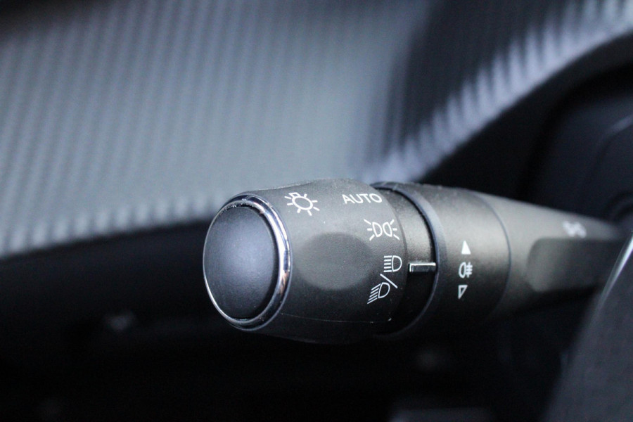 Peugeot 2008 1.2 130PK AUTOMAAT GT PACK | NAVIGATIE | ELEKTRISCHE STOELVERSTELLING | MASSAGE STOEL | STOEL VERWARMING | CAMERA VOOR / ACHTER | DRAADLOOS APPLE-CARPLAY / ANDROID-AUTO | DRAADLOOS LADEN | KEYLESS ENTRY / START | DODEHOEK DETECTIE | ADAPTIVE CRUISE CONTROL | ALCANTARA BEKLEDING | PARKEERSENSOREN VOOR EN ACHTER |