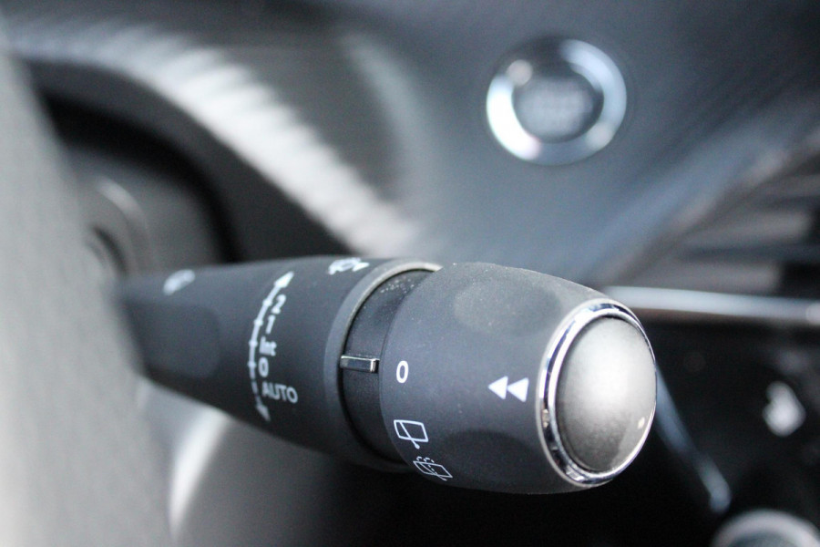 Peugeot 2008 1.2 130PK AUTOMAAT GT PACK | NAVIGATIE | ELEKTRISCHE STOELVERSTELLING | MASSAGE STOEL | STOEL VERWARMING | CAMERA VOOR / ACHTER | DRAADLOOS APPLE-CARPLAY / ANDROID-AUTO | DRAADLOOS LADEN | KEYLESS ENTRY / START | DODEHOEK DETECTIE | ADAPTIVE CRUISE CONTROL | ALCANTARA BEKLEDING | PARKEERSENSOREN VOOR EN ACHTER |