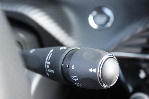 Peugeot 2008 1.2 130PK AUTOMAAT GT PACK | NAVIGATIE | ELEKTRISCHE STOELVERSTELLING | MASSAGE STOEL | STOEL VERWARMING | CAMERA VOOR / ACHTER | DRAADLOOS APPLE-CARPLAY / ANDROID-AUTO | DRAADLOOS LADEN | KEYLESS ENTRY / START | DODEHOEK DETECTIE | ADAPTIVE CRUISE CONTROL | ALCANTARA BEKLEDING | PARKEERSENSOREN VOOR EN ACHTER |