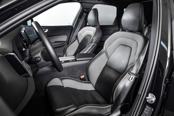Volvo XC60 2.0 T6 Plug-in hybrid AWD Plus Dark | S/K-Panodak | Dig. Cockpit | Adapt. Cruise | Memory Stoelen | Elek. Klep | Stoel-+stuurverw. | Camera | NAV+App. Connect | LM 19" | 2835