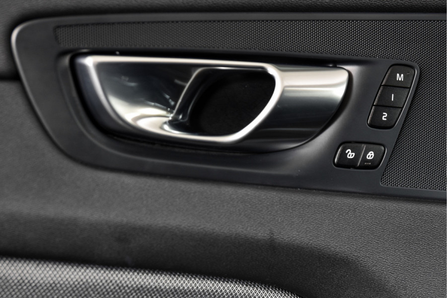 Volvo XC60 2.0 T6 Plug-in hybrid AWD Plus Dark | S/K-Panodak | Dig. Cockpit | Adapt. Cruise | Memory Stoelen | Elek. Klep | Stoel-+stuurverw. | Camera | NAV+App. Connect | LM 19" | 2835