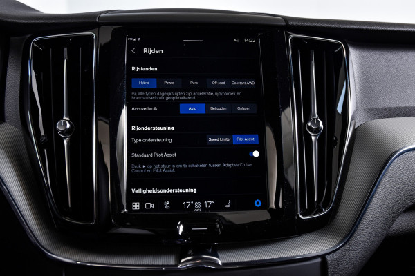Volvo XC60 2.0 T6 Plug-in hybrid AWD Plus Dark | S/K-Panodak | Dig. Cockpit | Adapt. Cruise | Memory Stoelen | Elek. Klep | Stoel-+stuurverw. | Camera | NAV+App. Connect | LM 19" | 2835