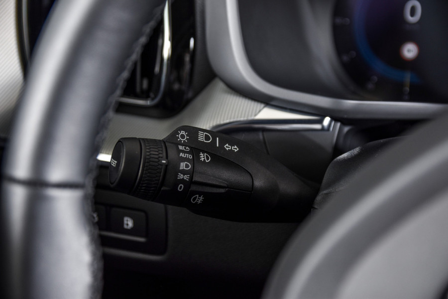Volvo XC60 2.0 T6 Plug-in hybrid AWD Plus Dark | S/K-Panodak | Dig. Cockpit | Adapt. Cruise | Memory Stoelen | Elek. Klep | Stoel-+stuurverw. | Camera | NAV+App. Connect | LM 19" | 2835