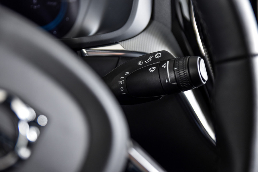 Volvo XC60 2.0 T6 Plug-in hybrid AWD Plus Dark | S/K-Panodak | Dig. Cockpit | Adapt. Cruise | Memory Stoelen | Elek. Klep | Stoel-+stuurverw. | Camera | NAV+App. Connect | LM 19" | 2835