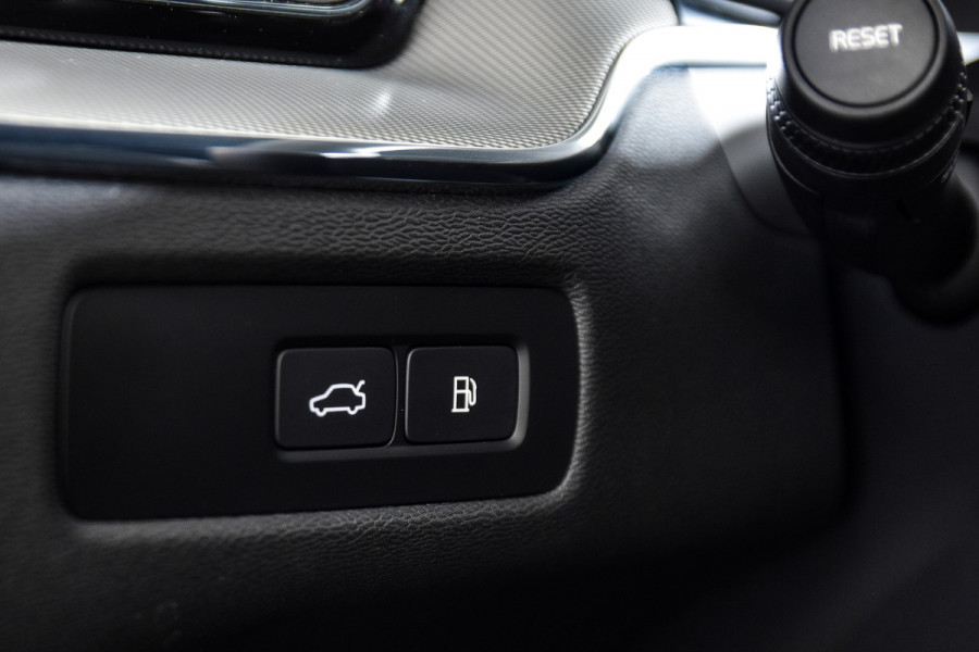 Volvo XC60 2.0 T6 Plug-in hybrid AWD Plus Dark | S/K-Panodak | Dig. Cockpit | Adapt. Cruise | Memory Stoelen | Elek. Klep | Stoel-+stuurverw. | Camera | NAV+App. Connect | LM 19" | 2835