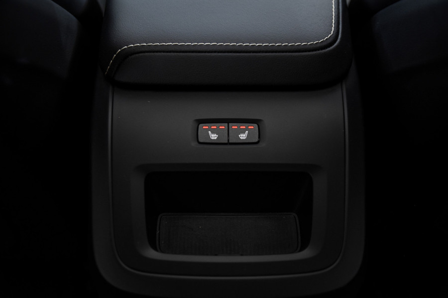 Volvo XC60 2.0 T6 Plug-in hybrid AWD Plus Dark | S/K-Panodak | Dig. Cockpit | Adapt. Cruise | Memory Stoelen | Elek. Klep | Stoel-+stuurverw. | Camera | NAV+App. Connect | LM 19" | 2835