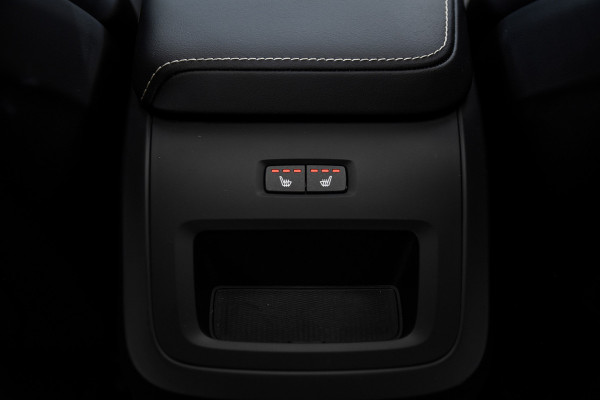 Volvo XC60 2.0 T6 Plug-in hybrid AWD Plus Dark | S/K-Panodak | Dig. Cockpit | Adapt. Cruise | Memory Stoelen | Elek. Klep | Stoel-+stuurverw. | Camera | NAV+App. Connect | LM 19" | 2835