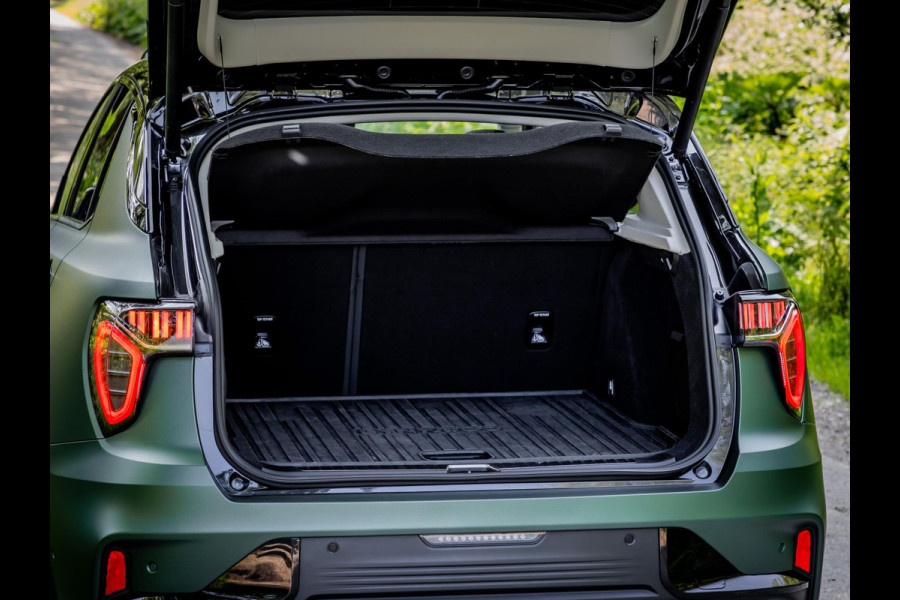 Lynk & Co 01 1.5 Plug-In Hybrid 262pk | Pine Green Matt | Blacked Out