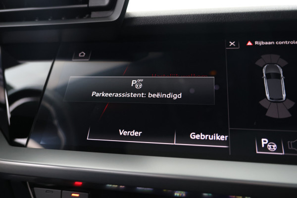 Audi A3 Sportback 30 TFSI Pro Line Schuifdak, Navigatie, Virtual, Trekhaak, Leer