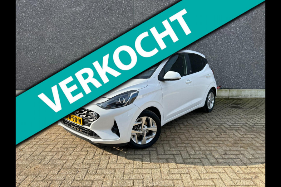 Hyundai i10 1.0 Premium | LUXE UITVOERING | CARPLAY | STOEL/STUUR VERWARMING | LIJNDETECTIE | APK T/M 14-2-2027 | BOVAG-GARANTIE