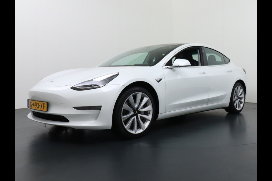 Tesla Model 3 Long Range 75kWh AWD 463PK Lmv 19" Full-Self-Driving-Computer 3 Telefoon-Sleutel Premium Audio 4wd AutoPilot Panoramadak Camera' Stoel en achterbank verwarming Keyless Electr.Stoelen+Memory+Easy-Entry WiFi Origineel Nederlandse auto Grootste accu, 3-Fase laden. Accu garantie tot 20-12-2028 / 192.000km