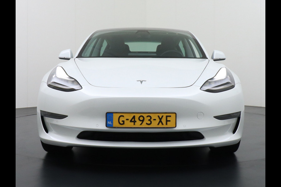 Tesla Model 3 Long Range 75kWh AWD 463PK Lmv 19" Full-Self-Driving-Computer 3 Telefoon-Sleutel Premium Audio 4wd AutoPilot Panoramadak Camera' Stoel en achterbank verwarming Keyless Electr.Stoelen+Memory+Easy-Entry WiFi Origineel Nederlandse auto Grootste accu, 3-Fase laden. Accu garantie tot 20-12-2028 / 192.000km