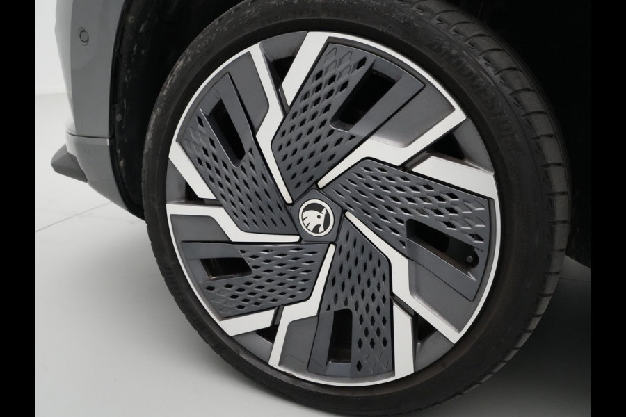 Škoda Karoq 1.5 TSI ACT 150pk DSG Sportline Business Panorama Trekhaak 360 Camera Stoelverwarming 147