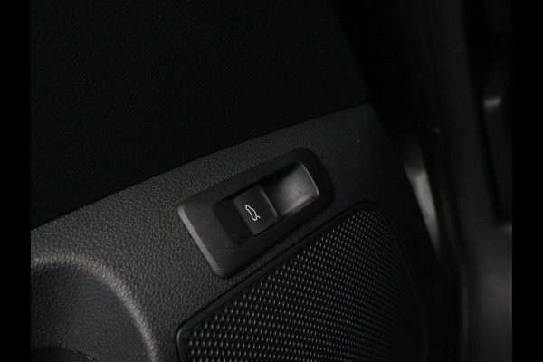 Škoda Karoq 1.5 TSI ACT 150pk DSG Sportline Business Panorama Trekhaak 360 Camera Stoelverwarming 147