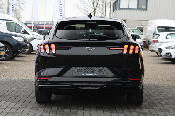 Ford Mustang Mach-E Extended Premium RWD 98 kWh Technology Pack + | Panoramadak | Adaptieve Cruis | B&O Play