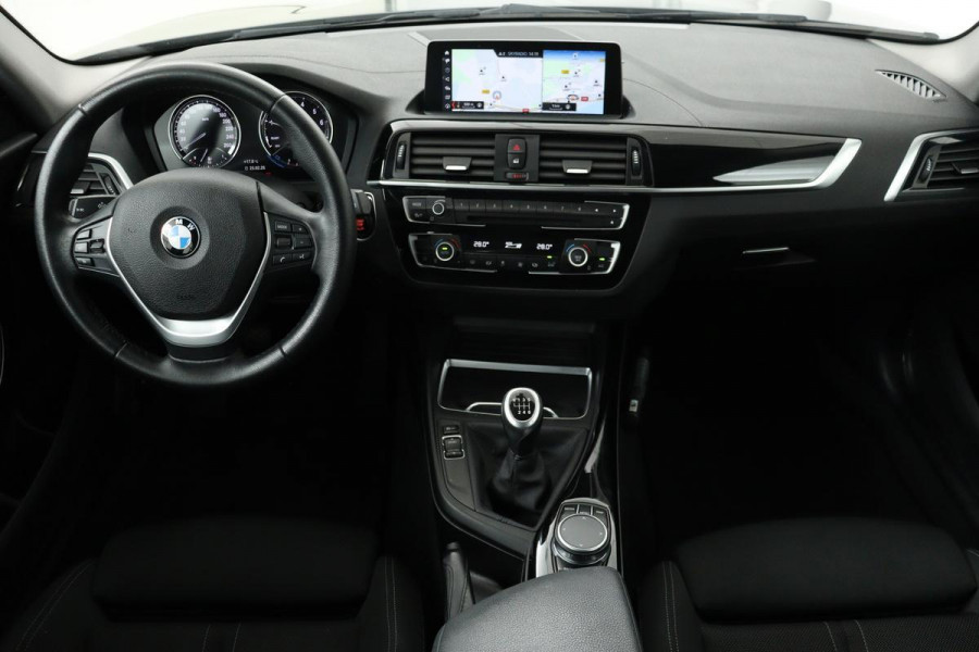 BMW 1-serie 116i Sport Line Edition | Full LED | Sportstoelen | Navigatie | Climate control | PDC | Cruise control | Bluetooth