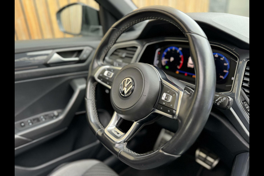 Volkswagen T-Roc 1.5 TSI R-line Automaat | Panoramadak | LED | Stoelverwarming | Keyless entry&start | Elektrisch bedienbare achterklep | DAB rad