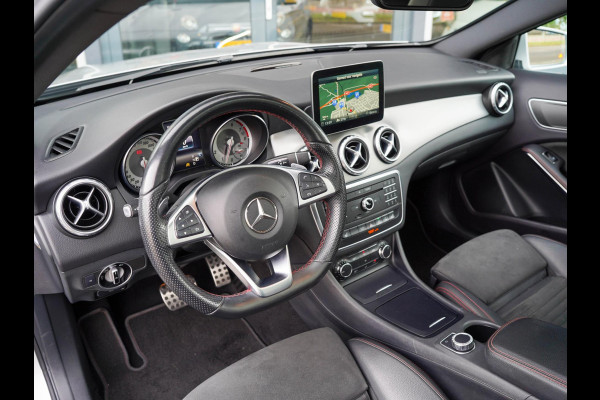 Mercedes-Benz GLA 200 AMG Line / Pano / Stoelverwarming / Sensoren / Elek. Klep / Trekhaak / Dodehoek