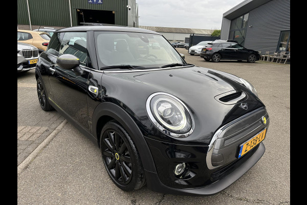 MINI Mini Electric Yours 33 kWh 3 FASE OPLADEN SOH 97% | PANO DAK | STOELVERARMING | CAMERA | APPLE CARPLAY | NAVI | FULL LED | KEYLES | 12M MND BOVAG GARANTIE