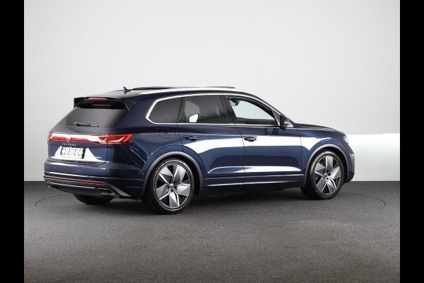 Volkswagen Touareg 3.0 TSi eHybrid 4MOTION Elegance 381PK PHEV | Panorama dak | Stoelen pakket | Luchtvering | 21" LM velgen | Rondom zicht camera's |