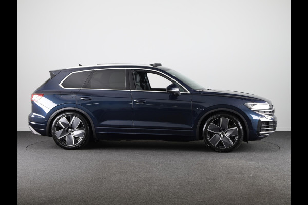 Volkswagen Touareg 3.0 TSi eHybrid 4MOTION Elegance 381PK PHEV | Panorama dak | Stoelen pakket | Luchtvering | 21" LM velgen | Rondom zicht camera's |