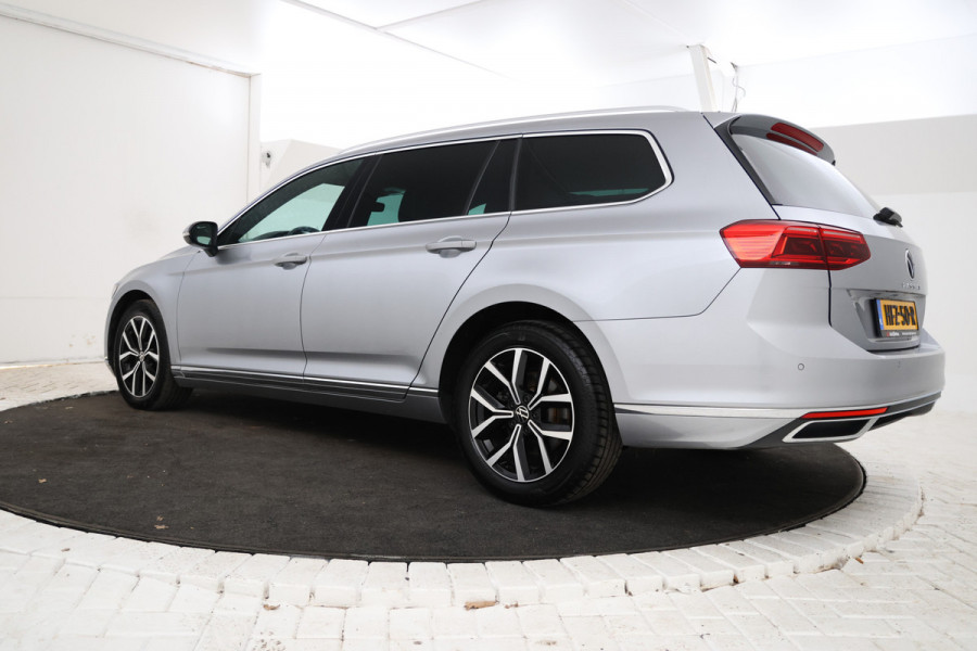 Volkswagen Passat Variant 2.0 TDI Elegance Business R - Automaat, navigatie, Apple CarPlay, Climate