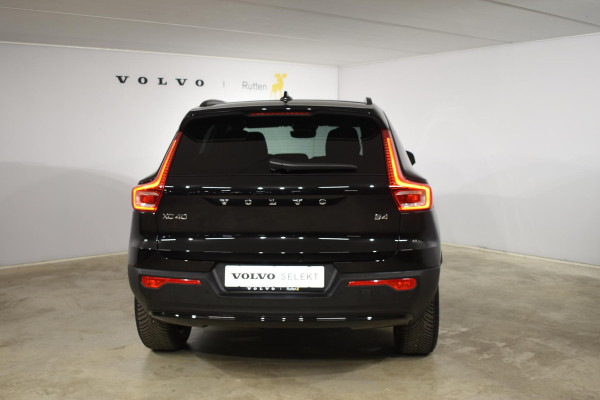 Volvo XC40 B4 211PK Automaat Plus Dark / Climate pack / Donker getint glas / Adaptieve cruise control / DAB+ / El. Achterklep