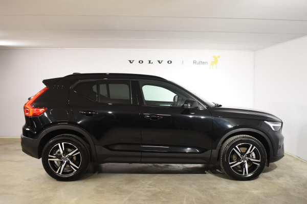 Volvo XC40 B4 211PK Automaat Plus Dark / Climate pack / Donker getint glas / Adaptieve cruise control / DAB+ / El. Achterklep