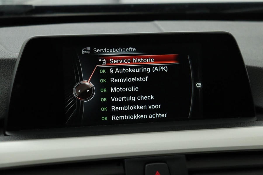 BMW 3 Serie 318i Executive | Trekhaak | Full LED | Navigatie | PDC | Climate control | Bluetooth | Cruise control