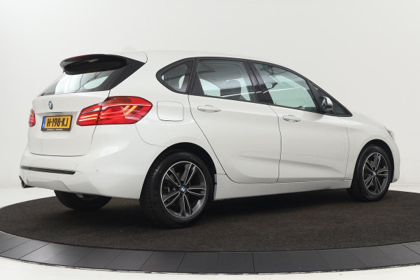 BMW 2 Serie Active Tourer 218i Executive | Sport Line | Head-Up | Full LED | Navigatie | Sportstoelen | Climate control | PDC | Cruise control | Bluetooth